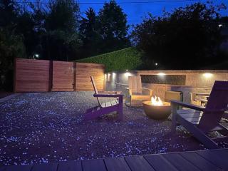 Purple City Retreats - Luxury Yurt & Spa - 3