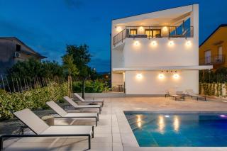 Apartmani Vila Mara M 4 heated pool and whirpool - Omišalj - 8