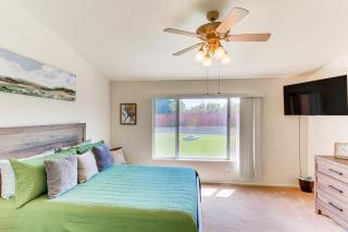 Victorville Home with Large Yard and Charcoal Grill! - Victorville - 1