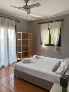 Beachfront Apartment - Ormos Panagias - 8