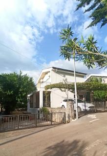 Holiday Home Family - 100m from sea - Vantačići - 0