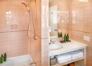 Otis Harbor Springs - 1