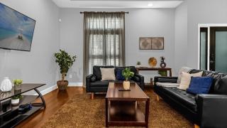Luxurious 4BR Townhome - 5 minutes from Disney - Orlando - 2