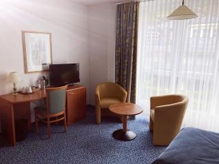 Hotel Am Weißen Turm - Bad Neuenahr-Ahrweiler - 4