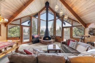 4BR Tahoe Retreat in Prime Location - Tahoe City - 0