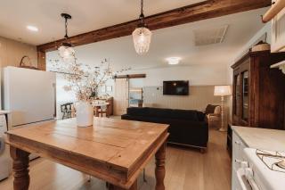 Serene Family Cottage-minutes to Downtown - 6