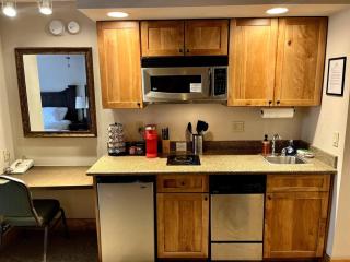 MT CB Mountain Side with King Bed, Hot Tub, Pool & Kitchen! - 2
