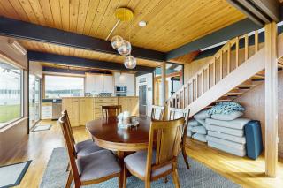 Beachside Barr House - Freeland - 6