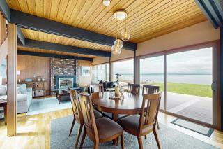 Beachside Barr House - Freeland - 5