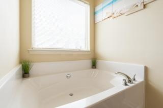 4-Bedroom Retreat with 5-Star Amenities - 0