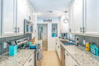 Big Savings! 5br Poolside Orlando Home Game Room - 3