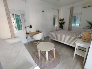 Bungalow - - 3