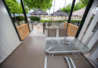 Sophia seaview suites & restaurant - 7