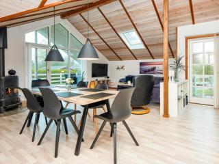 Modern Retreat with Hot Tub - By Traum Ferienwohnungen - 3
