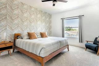 3 Bedroom 3 Bath Downtown Home with Private Patio Sleeps 10 Pet Friendly Close to Riverwalk Alamo Dome Southtown - San Antonio - 8