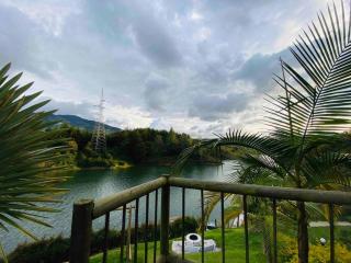 Lux Guatape Lakeside Retreat Cabin Jacuzzi - 6