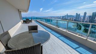 Yc 2301-A l Amazing building on Balboa avenue - Città di Panama - 2