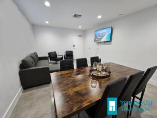 645 Airport Top House Apartments - Miami - 0