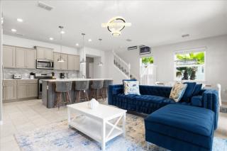 5 Bedrooms- 4,5 Bathrooms- Solterra 7136 Ol - Davenport - 0