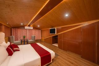 Hotel Wood Stock Luxury - A Boutique Property - Penthouse - Open Air Restaurant & Terrace - 1