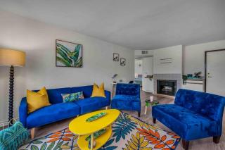 Spacious 2 Bedroom Retreat Near Beverly Hills with FREE Parking - Los Angeles - 0