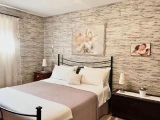 Sicilian Poolside Escape for 6 - 5