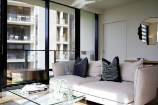 South Yarra Boutique Apartment - Spa & Parking - 8