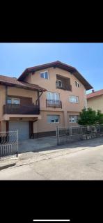 BIG Apartment 3 Bedrooms - Bihać - 9