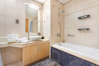 FIRST CLASS 1BR Sandy Shores Escape - Dubai - 4