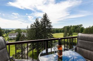 Beautiful Lake View Golf Course Condo - Traverse City - 7