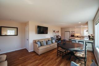 Vineyard 5BDR Home with Spectacular Bay Views - 8114 - Rapid City - 2