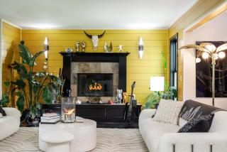 Peaceful Luxury Unique 3 BDR Home with Cinema Gym and more - 5