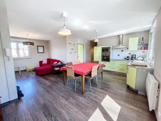 Appartement cosy à 200m de la mer, 2 chambres, centre-ville de St Pair-sur-Mer, parking inclus - FR-1-361-543 - Saint-Pair-sur-Mer - 0