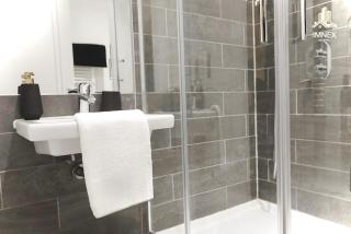 2BR Luxury Flat Belfast City Centre , free snacks & free Netflix - Belfast - 5