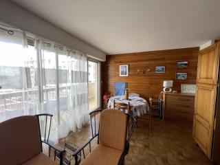 Appartement T2 lumineux 51m², centre-ville, près des plages, parking, terrasse - FR-1-71-105 - Royan - 1