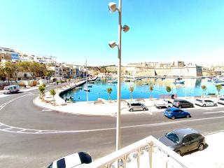 Beautiful large Sea Front Duplex Loft - 9