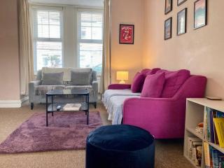 Cosy 3 bedroom house- 10 min walk to beachfront - Eastbourne - 0
