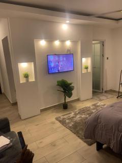 Seven Brothers Apartments - 4