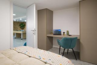 Blue Sky - Bahai Gardens center, main street - 9