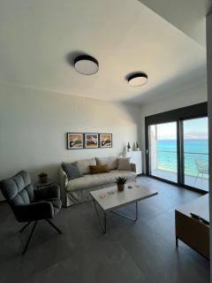 Christellie Luxury Apartment - Kiato - 0