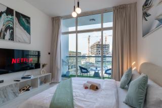 Queen Bed, Full Kitchen, New Unit - 8