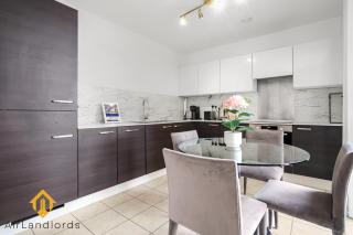 Exclusive 2 Bedroom Flat in Bromley By Bow - 3