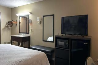 Super 8 by Wyndham Sullivan - Sullivan - 3