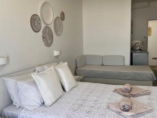 Vavanos Studios - Naousa - 6