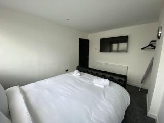 Refurbished 3 Bedroom House - Maghull - 1