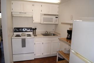 104 Fully Furnished 1BR Suite-Outdoor Pool - 4