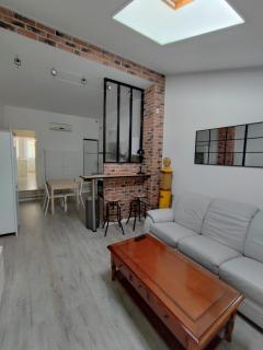 Appartement T2 48 m2 indépendant parking public gratuit à proximité - Béziers - 0