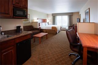 Holiday Inn Express & Suites - Mason City by IHG - 5