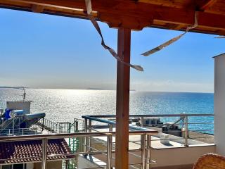 Wave n' Sea Apartment - 6