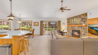 Lost - Unit 11 - Sunriver - 6